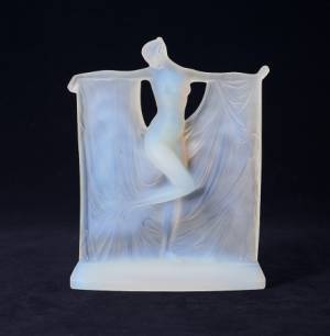 横浜・そごう美術館でガラス工芸家として名高いフランスのルネ・ラリックの展覧会を開催