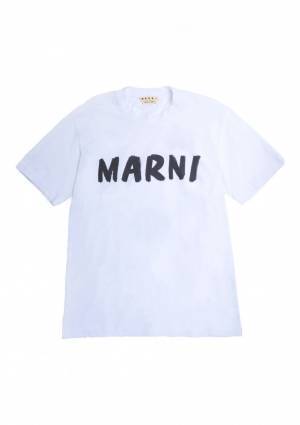 マルニ、新作ロゴバッグとTシャツを日本限定発売。エネルギッシュなハンドペイントロゴに注目