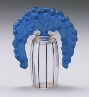 ルネ・ラリック《桑の実形栓付香水瓶》1920年 原型制作