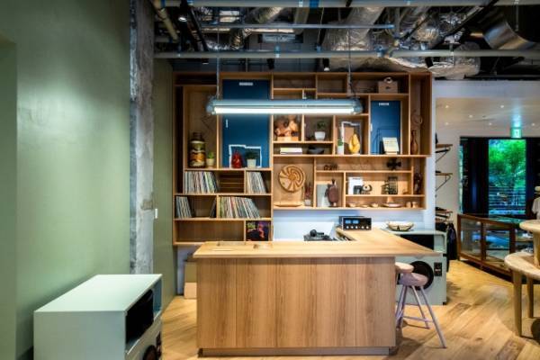 ビームス が国内2店舗目の「ピルグリム サーフ+サプライ」を京都・新風館にオープン