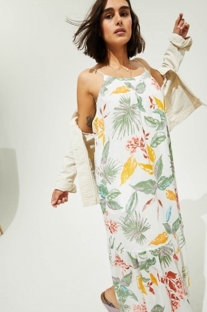 Gapからリネン、コットン、ガーゼなど暑い季節にここちよい素材のサマードレスコレクションが登場