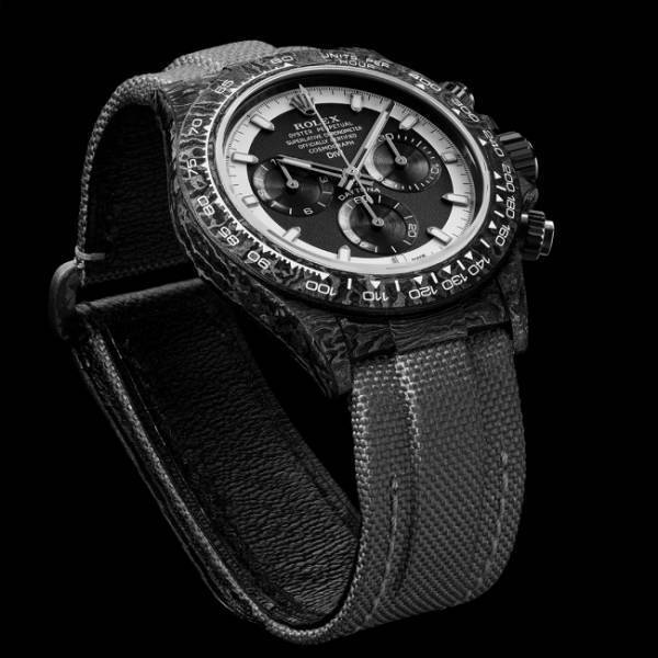 カスタム時計メーカー「DIW」から、ケースをカーボンにカスタマイズしたROLEX DAYTONAが発売