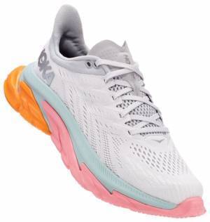 HOKA ONE ONE のイノベーションの集大成! 革新的なロードランニングシューズ発売