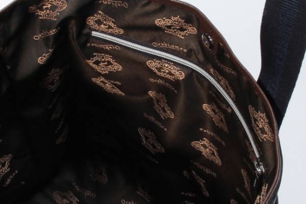 イタリア・リモンタ社のナイロンを本体生地に採用。オロビアンコの最新コレクション「NUOVO」