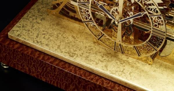 デコールセイコーより置時計「悠久」の新製品を発表。機械式時計の源流となる機構を採用