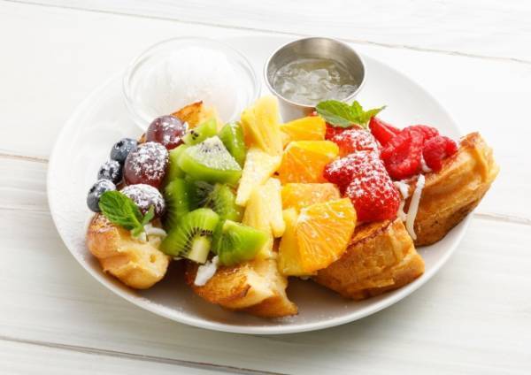 フレンチトースト専門店アイボリッシュが7周年! 特別メニュー「レインボー」を期間限定で販売