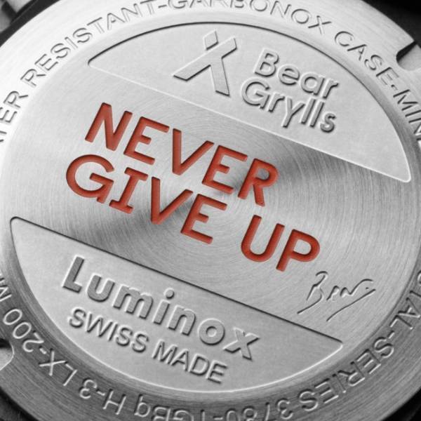 世界最強のサバイバリストを支える腕時計がついに登場！ 極限を生き抜くためのフィールドウォッチ