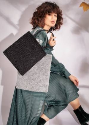 ANTEPRIMA/WIREBAGの秋冬新作は、1日24時間、週7日間持つことができるバッグがコンセプト