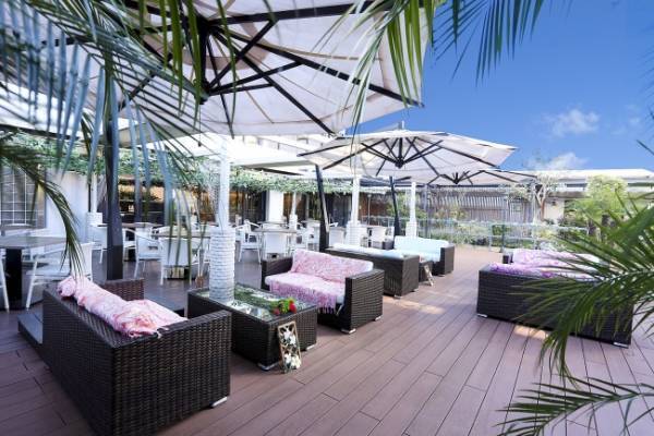 目の前で絞られるマロンクリームが魅力的。カフェ・カイラの新感覚「モンブランパンケーキ」