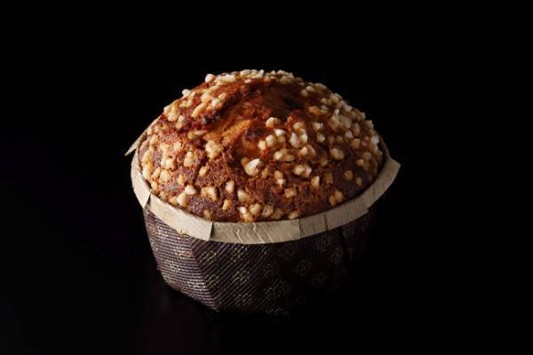 製造に丸5日。ニューオータニが手掛けるイタリアの伝統菓子×国産食材が生んだ究極のご褒美パン