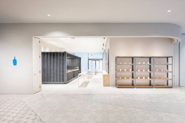 横浜エリア初出店! ブルーボトルコーヒーのカフェスタンドがニュウマン横浜にオープン