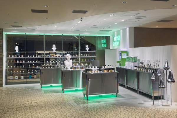 NOSE SHOPがニュウマン横浜にオープン! 初登場のクレーンゲーム「香水キャッチャー」も必見