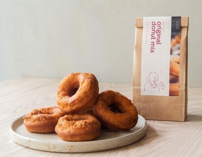 ドーナツで海外旅行気分! コエ ドーナツがハワイアンテイストの焼菓子専門店 ナカムラジェネラルストアとコラボ