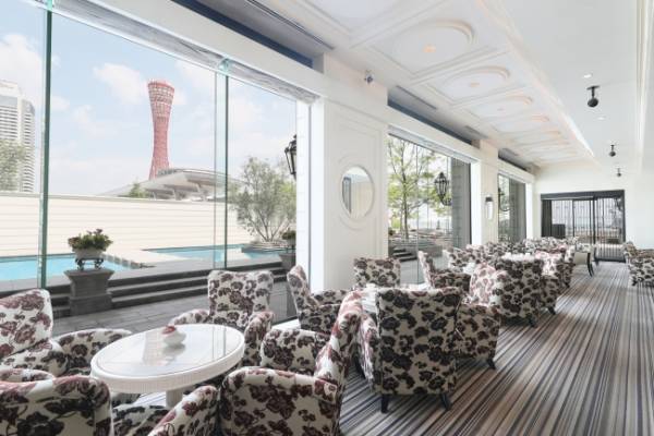 ホテル ラ・スイート神戸ハーバーランドで過ごす、麗しき「桃づくし」のアフタヌーンティー