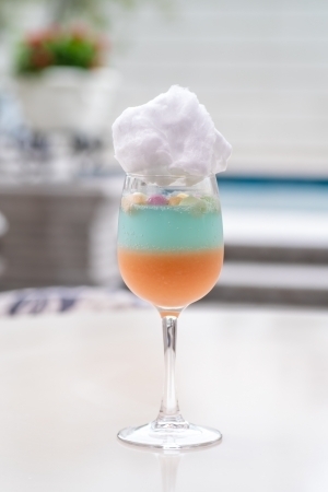 ホテル ラ・スイート神戸ハーバーランドで過ごす、麗しき「桃づくし」のアフタヌーンティー