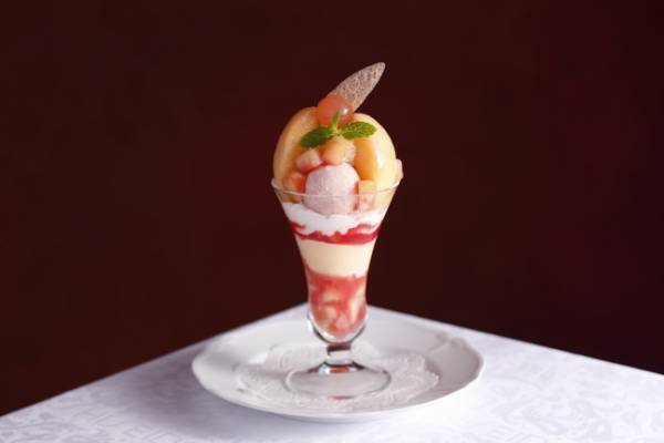 キラキラ輝く宝石のようなフルーツが勢ぞろい! 資生堂パーラー恒例の「2020真夏のパフェフェア」開催