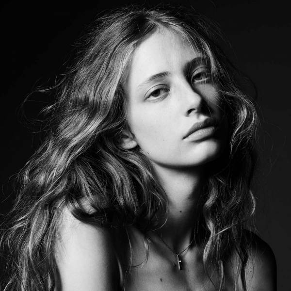 セリーヌ、エディ・スリマンが撮り下ろした2020年ウィンターヴィジュアル