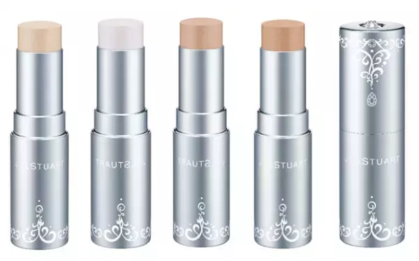 ジルスチュアート ビューティから、月明りに照らされたような透け感美肌を叶える新ハイライター登場