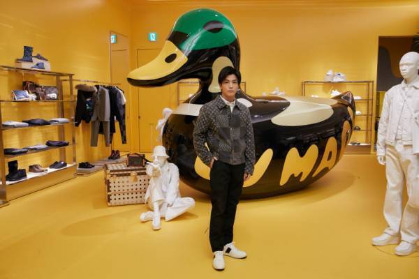 岩田剛典とNIGO®がオープンに先駆け「ルイ・ヴィトン 渋谷メンズ店」に来店! 本人コメントも