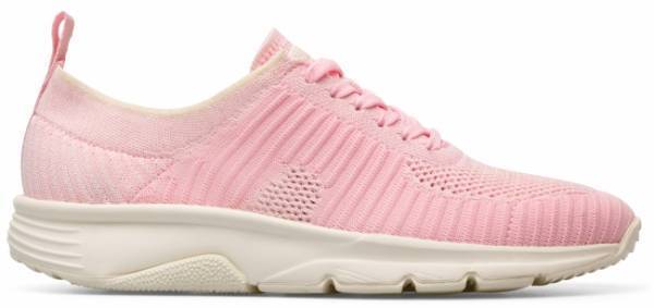 カンペールが提案する新コンセプト「サステナブルサマー」のサンダルがラインアップ