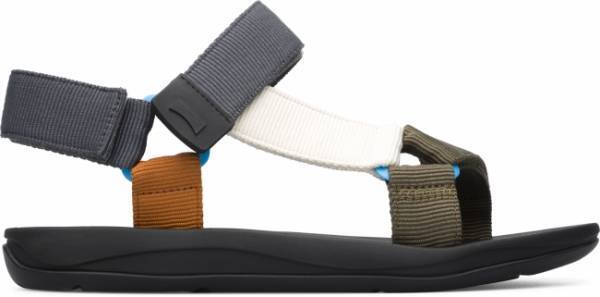 カンペールが提案する新コンセプト「サステナブルサマー」のサンダルがラインアップ