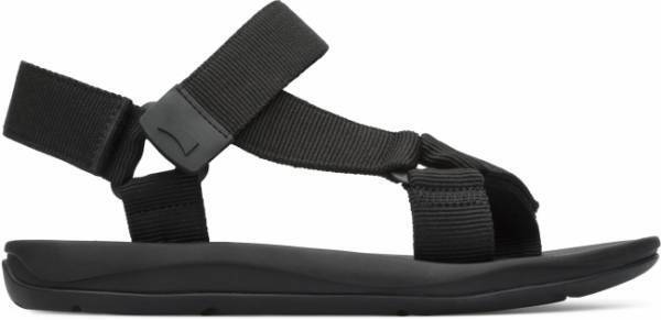 カンペールが提案する新コンセプト「サステナブルサマー」のサンダルがラインアップ