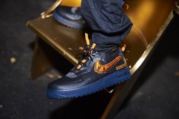 スティルアライブからNIKE X GORE-TEXのコラボレーションモデルをベースにしたカスタムモデルが登場