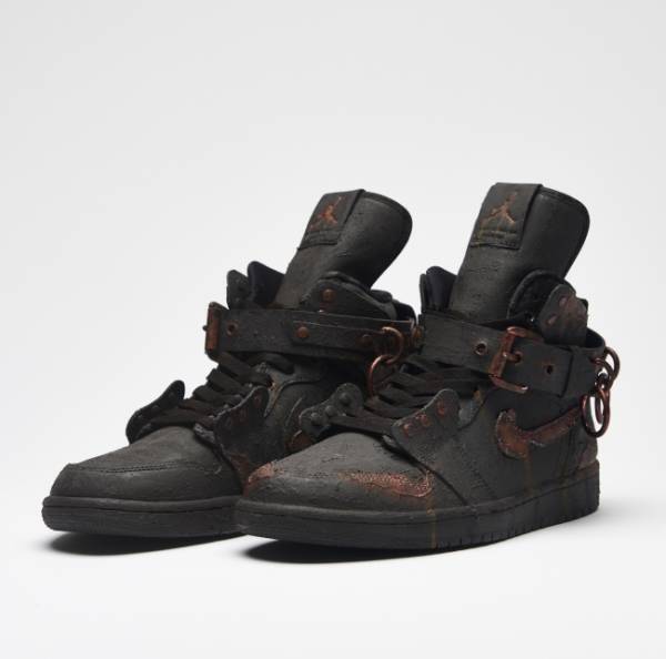 スチュリートからNIKE x COMME des GARCONSのAJ1に精巧な錆ペイントを施した新モデルが発売