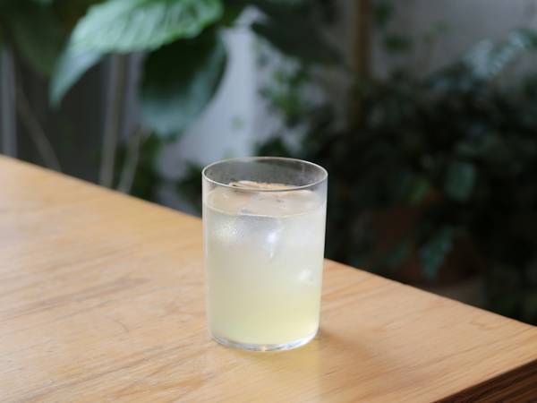 ブルーボトルコーヒー 中目黒カフェビル内にフラワーショップ「ex. flowershop & laboratory」「Lifft」がオープン