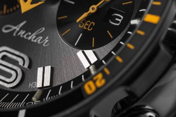 ガシガシとワイルドに使える堅牢腕時計「VOSTOK EUROPE」からステンレススチールを使った新型が登場