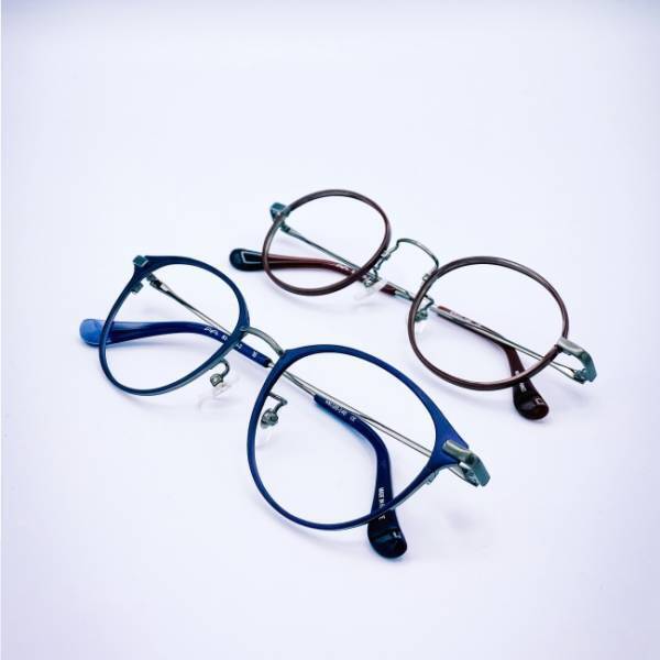 Y’sの初となるアイウェアコレクションを発売。ワイズらしい要素を取り入れたジェンダーレスなコレクション