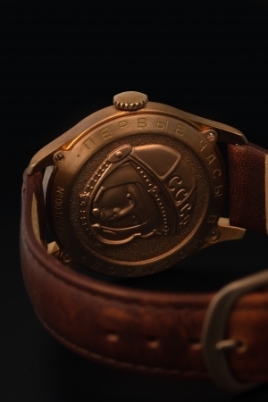 希少価値の高い手巻きムーブメントを搭載。ブロンズケースでエイジングも楽しめるシュトゥルマンスキーの時計