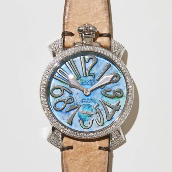 GaGa MILANO x プリンチペ プリヴェの公式カスタマイズ時計はビンテージ加工とダイヤモンドを組み合わせた一点物