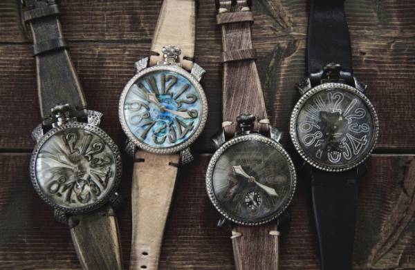 GaGa MILANO x プリンチペ プリヴェの公式カスタマイズ時計はビンテージ加工とダイヤモンドを組み合わせた一点物