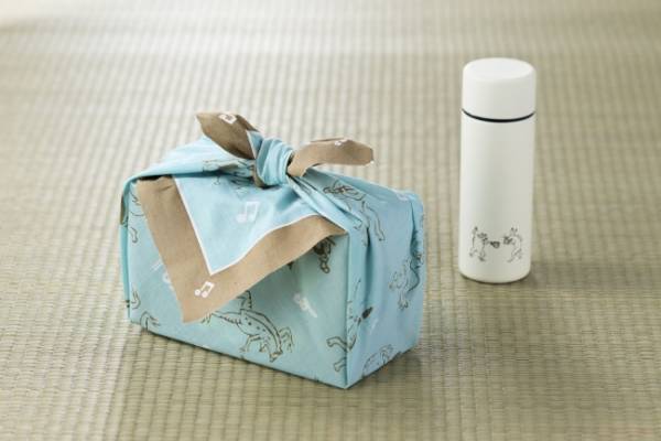 タリーズ×かまわぬコラボアイテム第二弾発売。ブルーを基調とした爽やかで涼しげな印象のデザイン