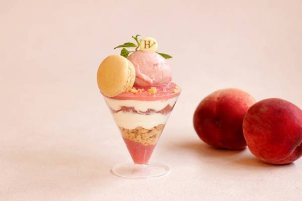 HUGO & VICTORが旬の桃を使った「ペッシュ フェア」をスタート! みずみずしい桃のケーキやパフェが登場