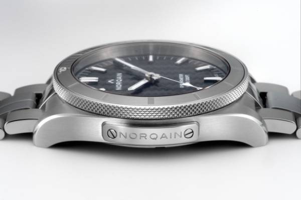 スイスの新鋭ノルケインからマニュファクチュールムーブメント搭載日本限定モデルが登場