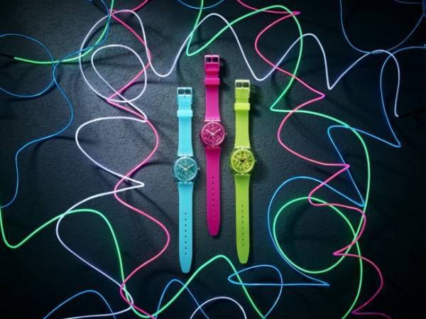 ビビットカラーが日常を華やかに! スウォッチよりサマーフレーバーのウォッチが登場