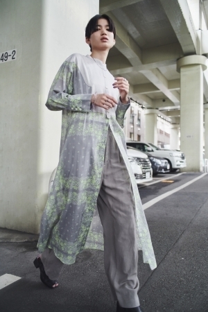 シャイニーな素材など、適度なエッジが心地よいCREOLMEの最新コレクションが登場。ROSE BUDにて展開