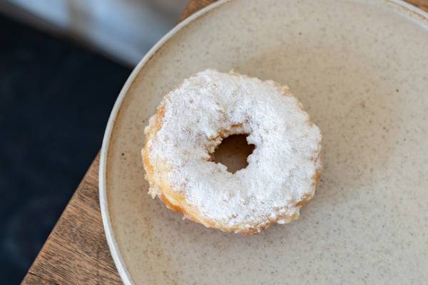 1927年から続く京都の老舗甘味処 梅園とのコラボが実現。koe donuts traveling 第2弾は「Taiwan」