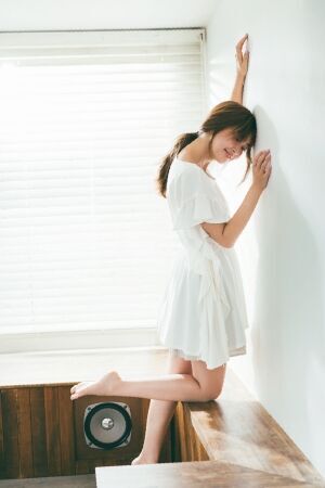 モデル・タレントの紗栄子が魅せる 初のワンマイルドレス。スナイデルカプセルコレクション
