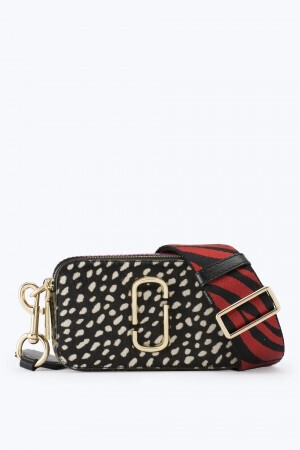 過去のアーカイブから新作までが一堂に並ぶ、ザ マーク ジェイコブス「THE SNAPSHOT POP UP SHOP」が銀座三越に出現