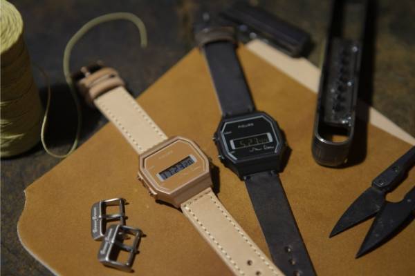 レザークラフトブランドBrown Brownとの協業による腕時計「Lo-Fi Digital」