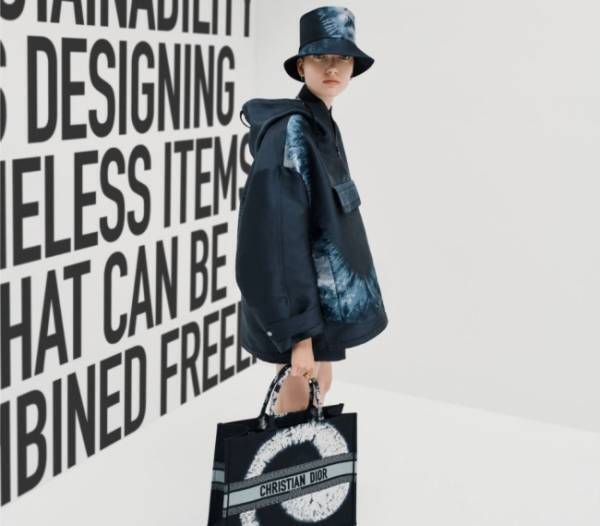 ディオール 2020 フォール コレクションからタイダイアイテムが登場