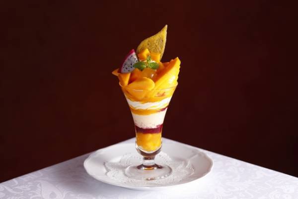 産地や旬にこだわったフルーツをメインに伝統のバニラアイス。資生堂パーラー銀座本店でパフェフェア開催