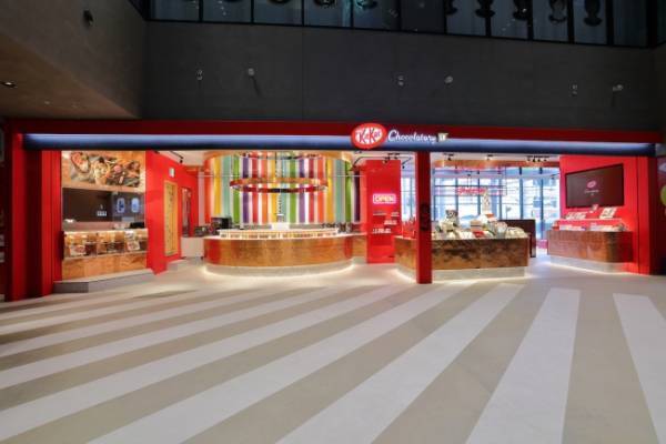 キットカットを手作りできる初の体験型ショップ。「キットカット ショコラトリー ミヤシタパーク渋谷店」8月4日オープン