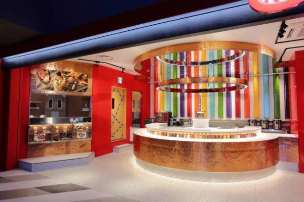 キットカットを手作りできる初の体験型ショップ。「キットカット ショコラトリー ミヤシタパーク渋谷店」8月4日オープン