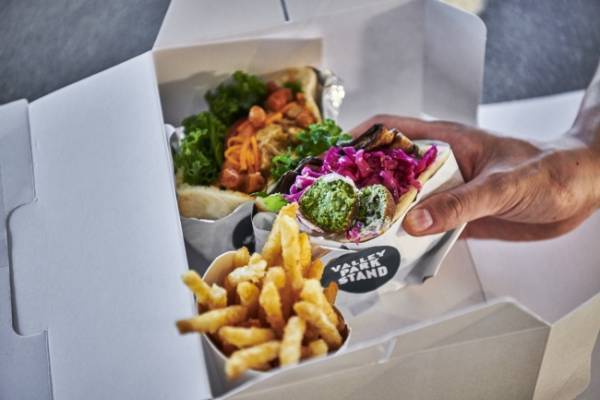 渋谷の街を架空の公園と捉えたビジターセンターカフェ「VALLEY PARK STAND」が8月1日オープン