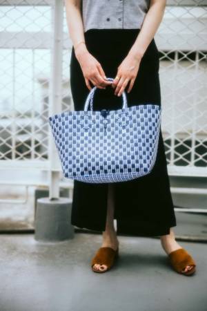 おしゃれな人が使ってるエコバックがみたい! モデル・小谷実由のエコバッグコーデ【アプリ限定】