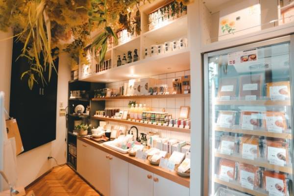 スープストックトーキョールミネ新宿店が物販コーナーを拡充。ホームケアブランド「コモンズ」の販売を開始